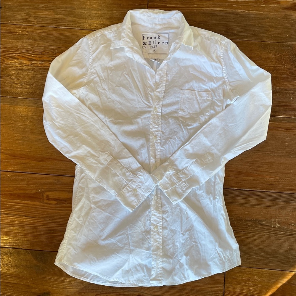 🇺🇸 FRANK & EILEEN Classic White Cotton Button-Down Shirt Small Women’s *FLAWED